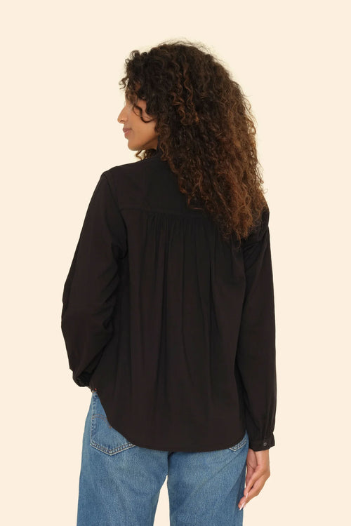 Xirena Caspian Top in Black