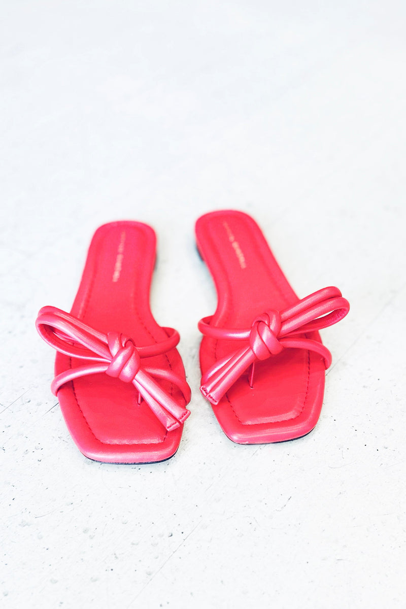 Loeffler Randall in Hadley Leather Bow Flat Sandal in Red