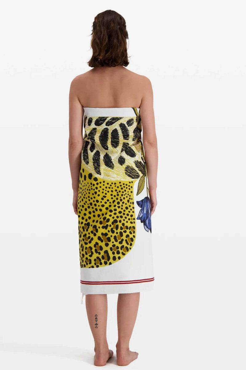 Inoui Editions Fouta 100 Queen Cheetah in Yellow